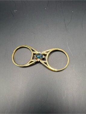 Vintage In box Avon reversible crystal ring -size 8
